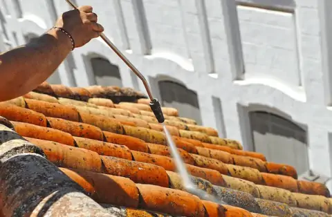 Nettoyage de toitures - Peyrilhac